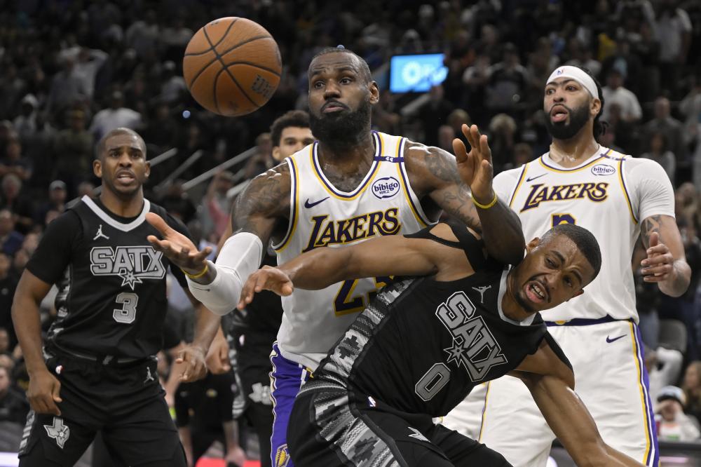 队员之间互 队员之间互